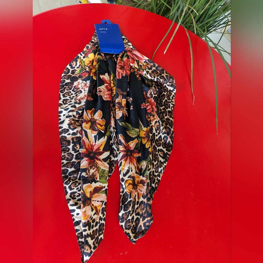NWT quare scarf